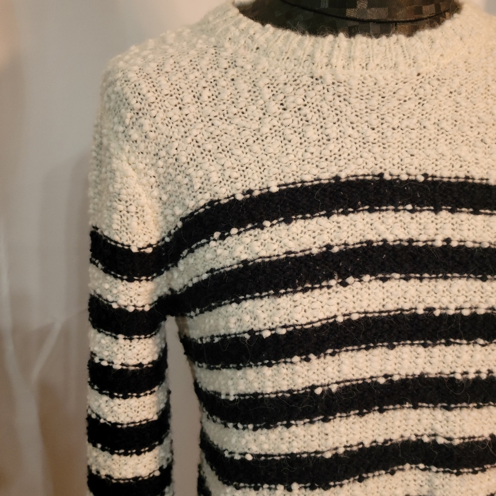 Sweater - Picture 5 of 5